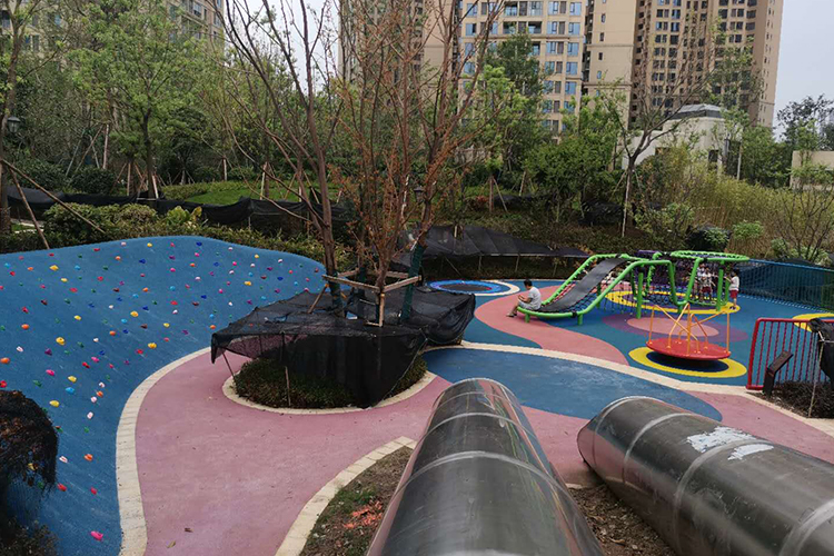 宏冠塑胶地面施工